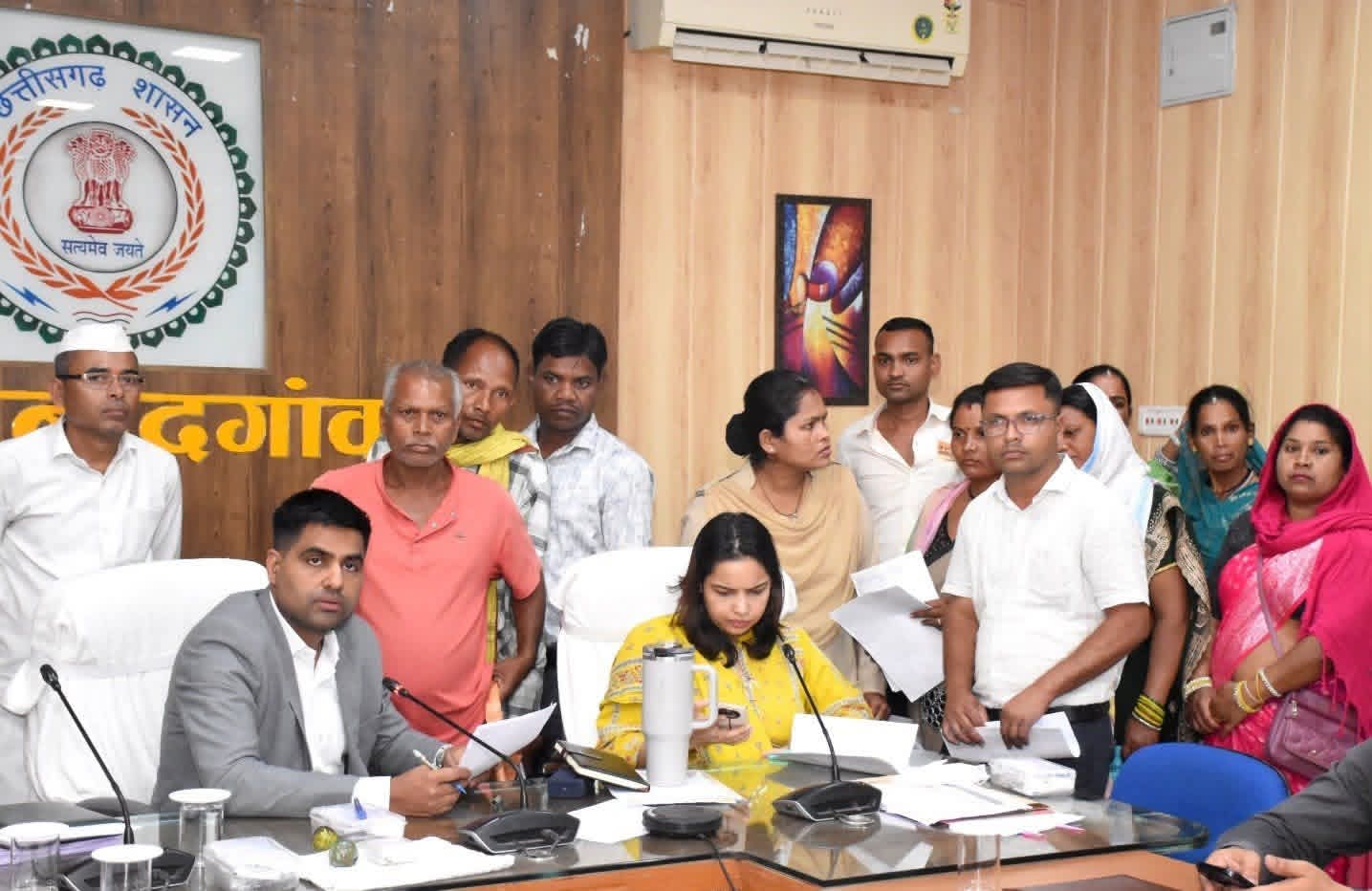 कलेक्टर जितेन्द्र यादव जनदर्शन राजनांदगांव.